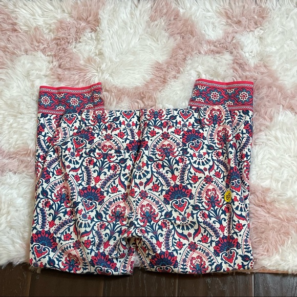 Ann Taylor LOFT Marisa Floral Pants Women's Size 8P - Picture 3 of 3